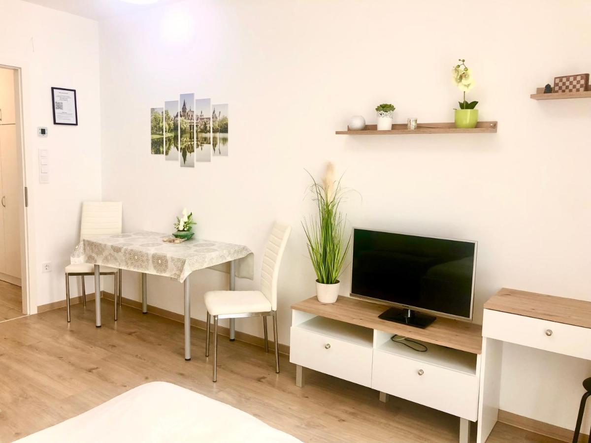 Sweet , 30sqm Studio, Free Private Parking, Mountain View, Balcony, 20 Min From Downtown Apartment