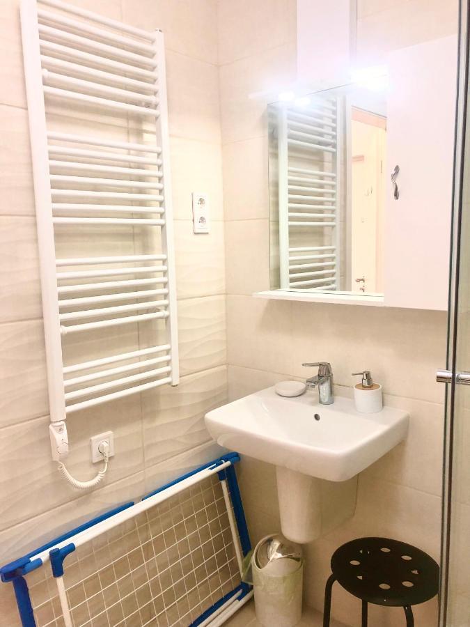 Lejlighed Sweet , 30sqm Studio, Free Private Parking, Mountain View, Balcony, 20 Min From Downtown *