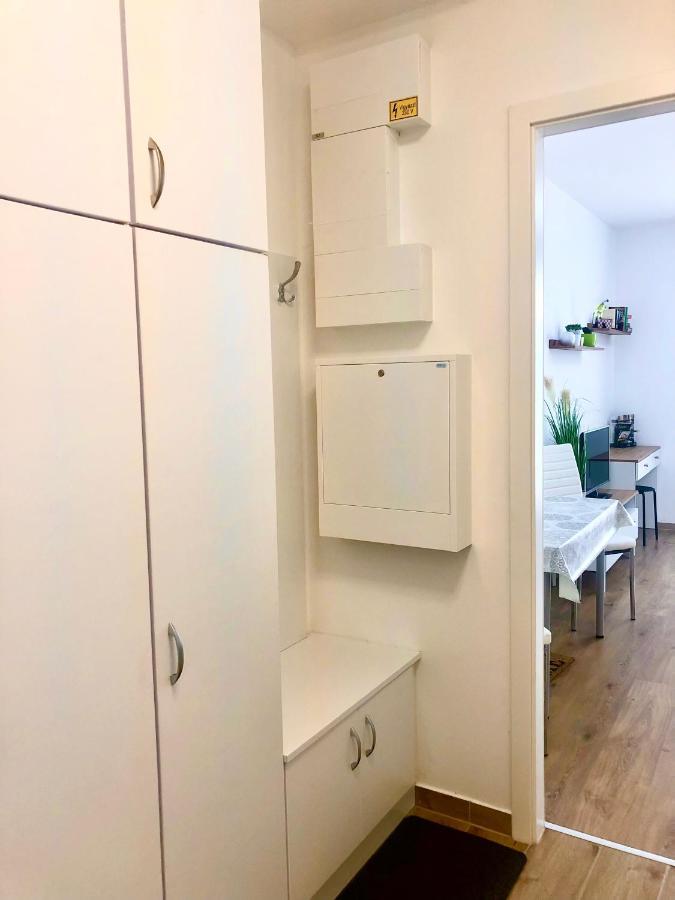 Sweet , 30sqm Studio, Free Private Parking, Mountain View, Balcony, 20 Min From Downtown Apartment