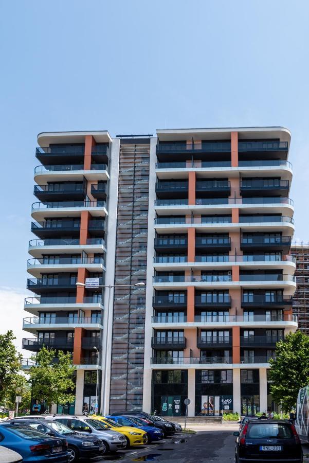 Sweet , 30sqm Studio, Free Private Parking, Mountain View, Balcony, 20 Min From Downtown Lejlighed Budapest